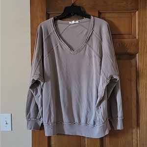 Jane & Delancey long sleeve Tan V Neck Top Size Large